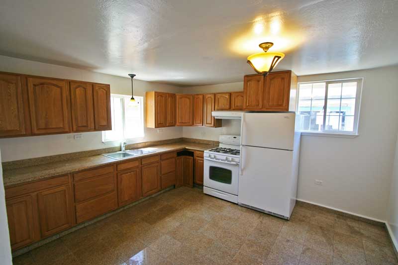 Large eat-in granite kitchen with great cabinets.