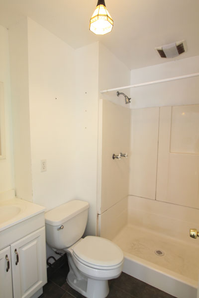 Full bath, clean and comfortable.