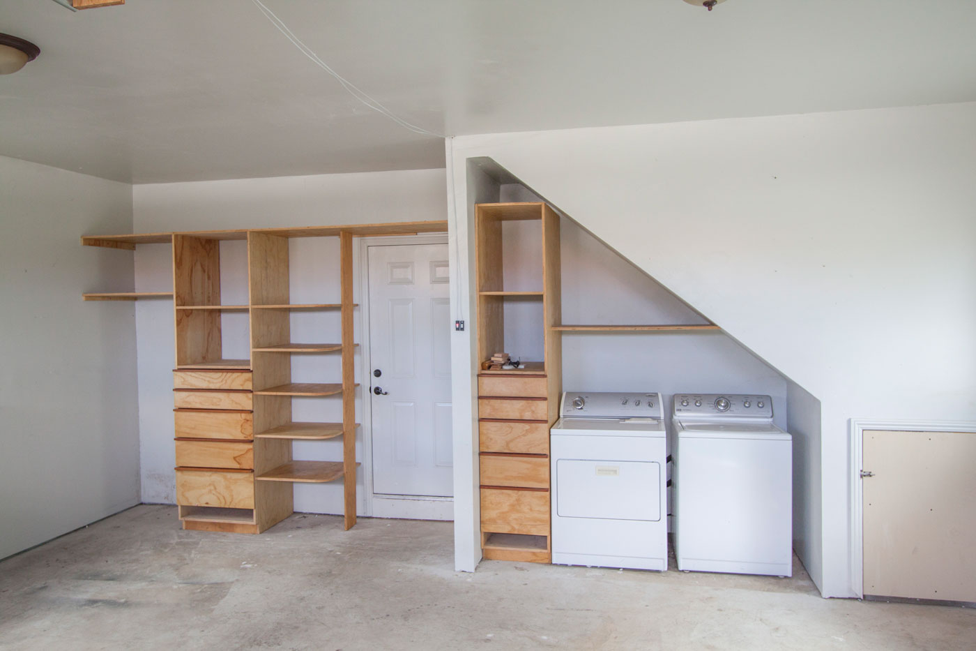 Garage: W/D hookups (machines included), storage, space for extra fridge/freezer.