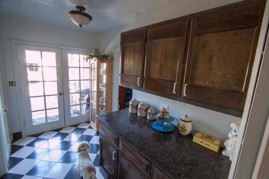 Hall leading to guest/2nd master suite—great for serving to deck.